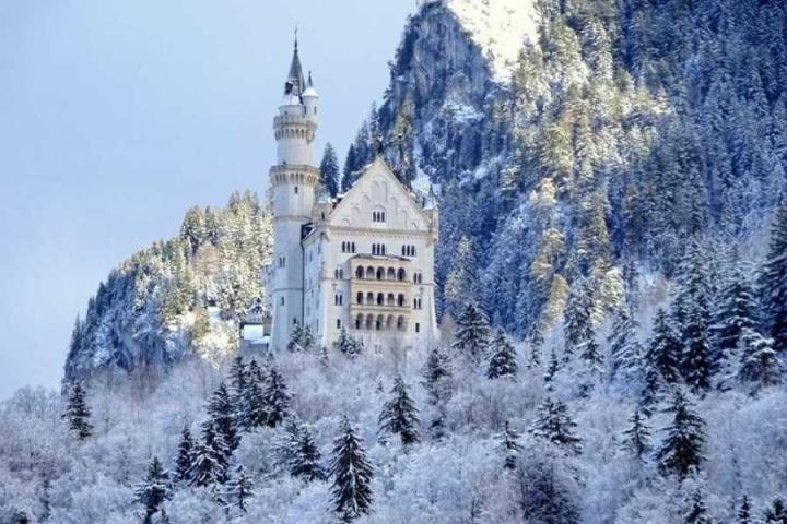 Neuschwanstein Castle during the winter